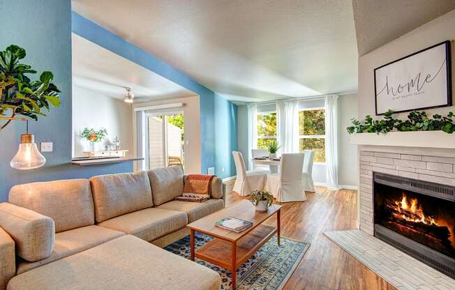 Everett Apartments-  The Lynx Spacious Living Room