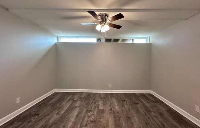 2 beds, 1 bath, 980 sqft, $1,493, Unit 155H