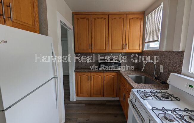 812 E 23 ST