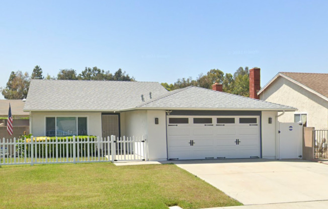 Modern, Energy-Efficient Home for Rent – Tesla Solar + Charger, New A/C, & More!