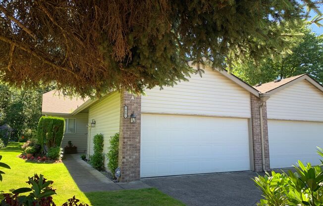 2 Bed 2 Bath Summerwood Village Condo!