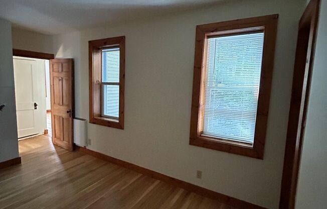 2 beds, 1 bath, $1,950