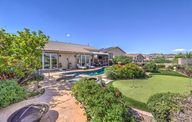 3 beds, 3 baths, $6,995