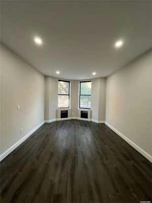 3 beds, 1 bath, $3,464, Unit 2A