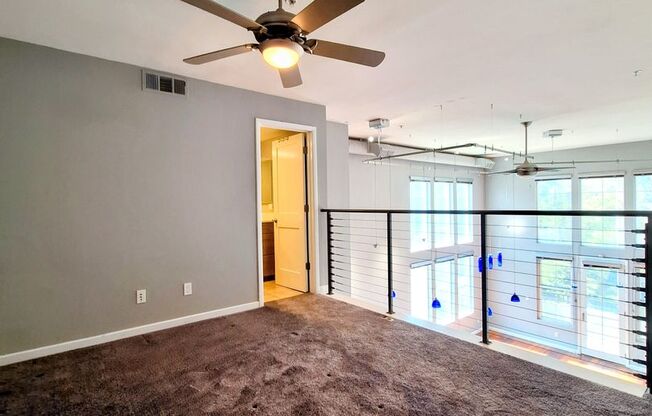 Beautiful Second Floor Loft With Modern Features!