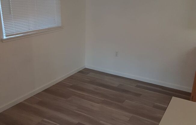 3 beds, 2 baths, 1,076 sqft, $2,200, Unit 2004