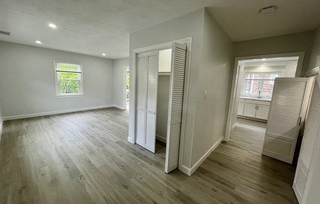 19 HOBBS CT