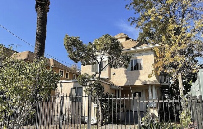 127 N BURLINGTON AVE