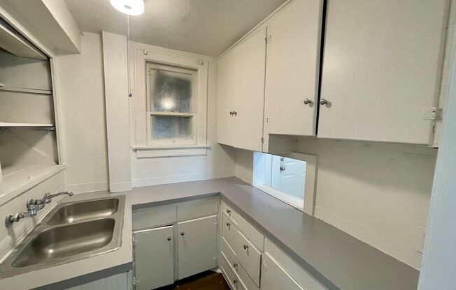 1 bed, 1 bath, $695, Unit 1425