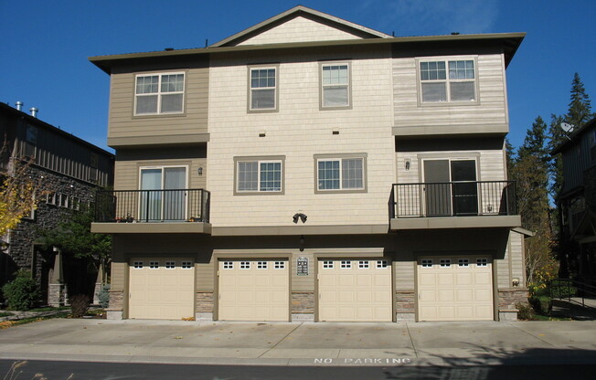 2 beds, 2.5 baths, $1,900