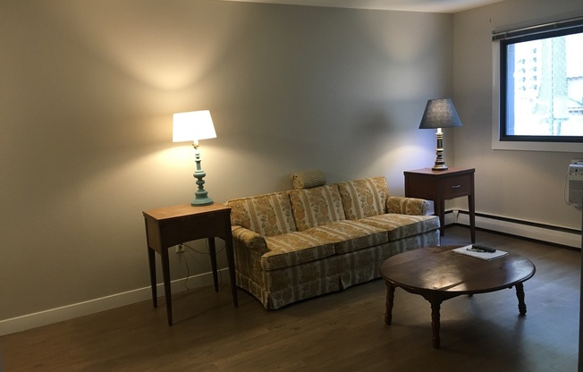 1 bed, 1 bath, $1,085, Unit 106