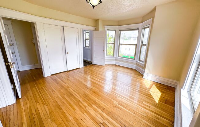 1 bed, 1 bath, 410 sqft, $1,895, Unit 402