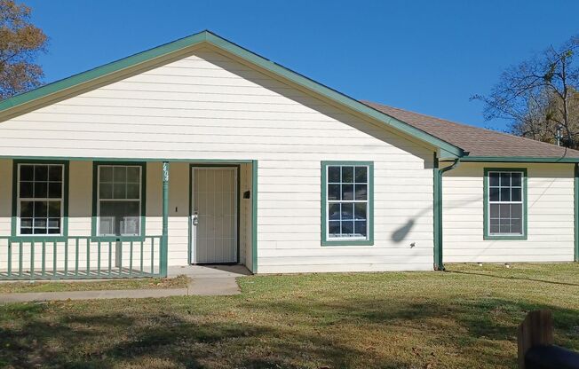 Beautiful 3/2 in Greenville - Move In Ready