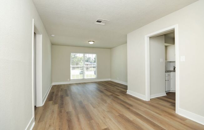 Ready just in time for the Holidays! Recently upgraded 3 bed / 2 bath.