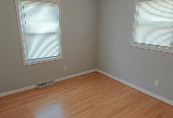 3 beds, 1 bath, $2,000