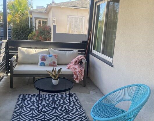 2 beds, 1 bath, 1,200 sqft, $3,900