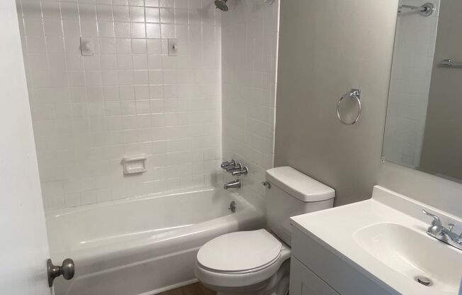 1 bed, 1 bath, 700 sqft, $700, Unit EC 14