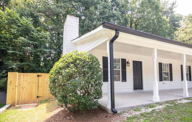 Newly Renovated 3bd/2ba Duplex Unit in Convenient Smyrna Location!