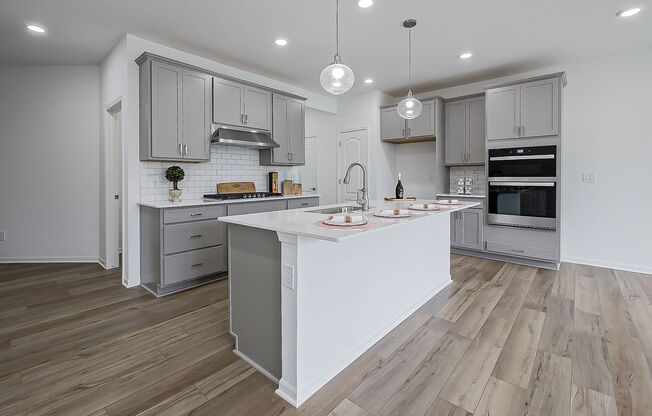 AVAILABLE NOW! Modern Comfort Meets Everyday Convenience in Commerce Township!