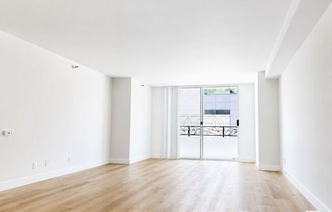 1 bed, 1.5 baths, 1,120 sqft, $4,195, Unit 511