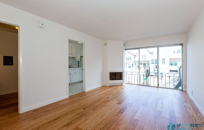Inner Sunset: Bright 2nd Floor Studio w/ Laundry Onsite