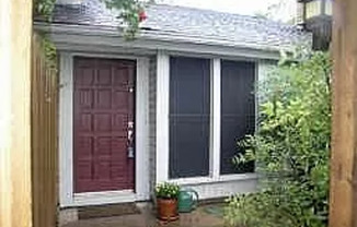 Charming Unit with Spiral Staircase & Versatile Loft Space