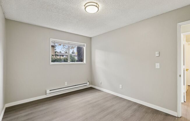 2 beds, 1 bath, 987 sqft, $1,499, Unit 06