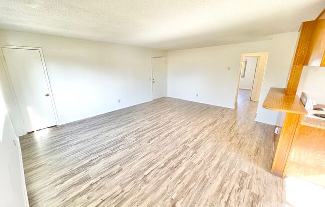 Sunny Top-Floor 2BR/2BA Home with Garage & A/C