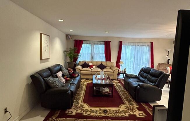 71 HIGHVIEW DR
