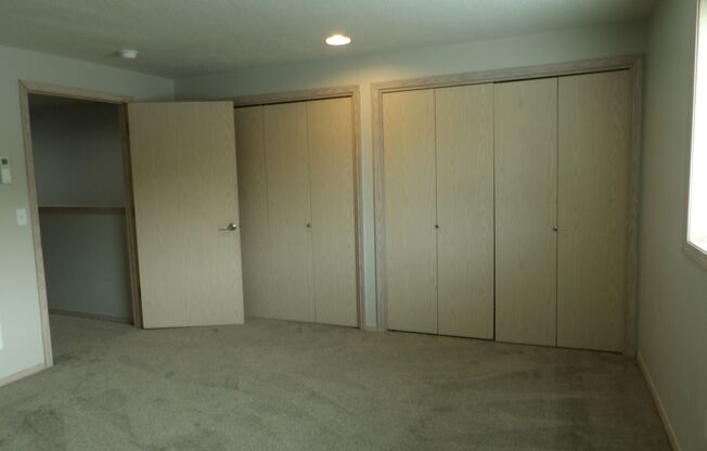 2 beds, 2.5 baths, 1,497 sqft, $1,985, Unit R79