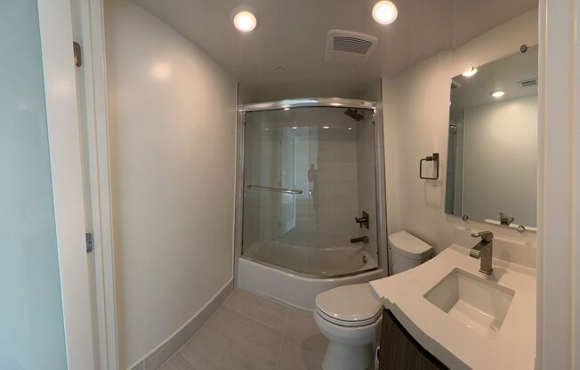 2 beds, 2 baths, 931 sqft, $3,750, Unit 301