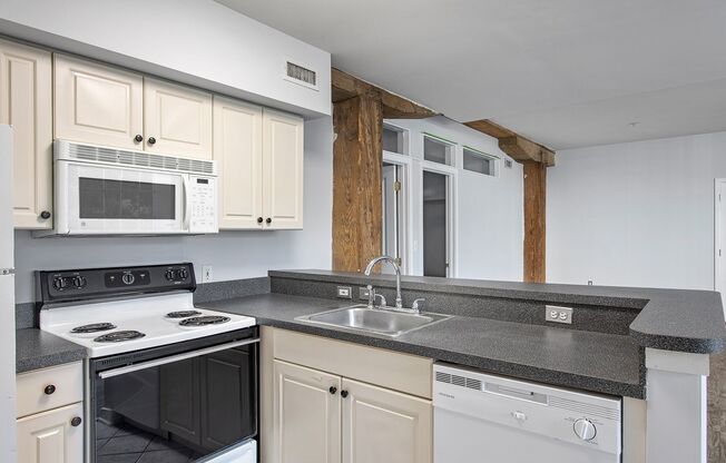2 beds, 2 baths, 1,182 sqft, $1,650, Unit APT 102