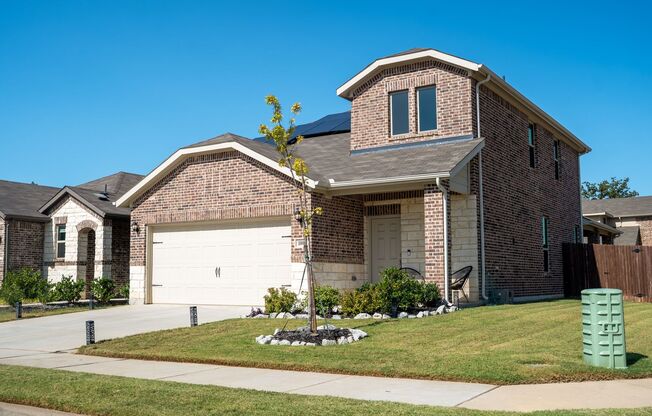 Charming 3-Bed, 2.5-Bath Home for Lease in Aubrey, TX