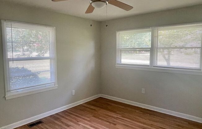 3 beds, 1 bath, $2,300