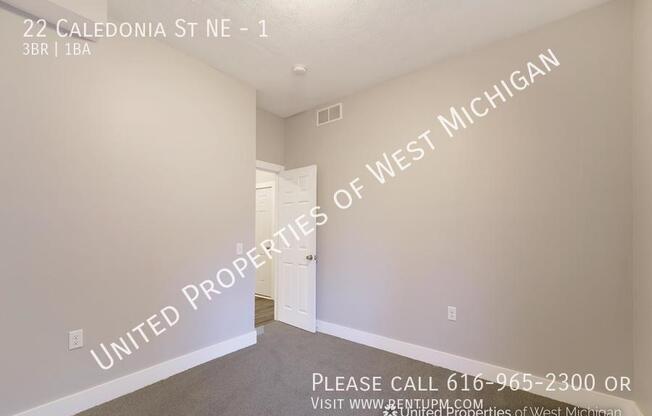 22 CALEDONIA ST NE