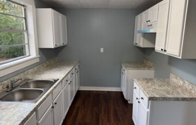 2 beds, 1 bath, $975