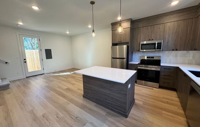 NEW BUILD! 2 bed 2.5 bath Townhome in