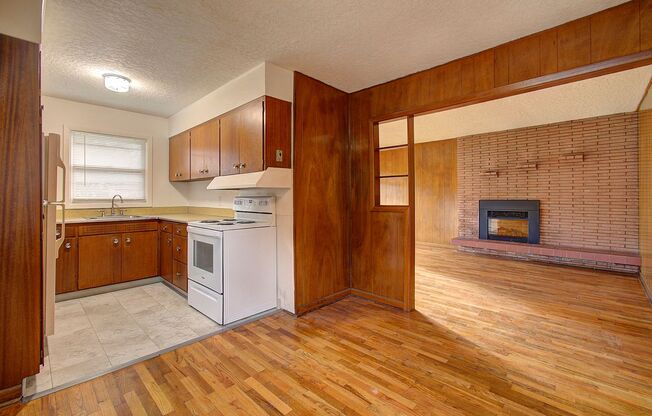 Quaint Three Bedroom Home in Vancouver!