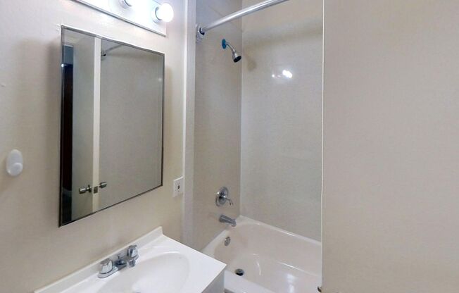 1 bed, 1 bath, 454 sqft, $2,495, Unit 33