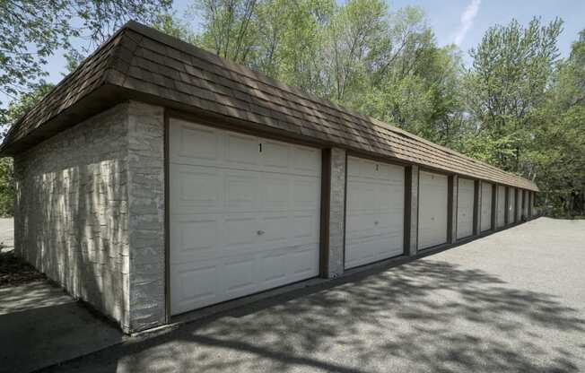 Twin Lakes Apartment garage