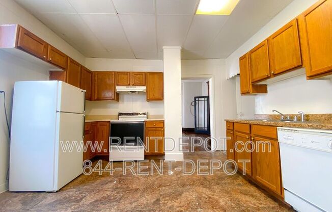 412 E RIVERSIDE DR