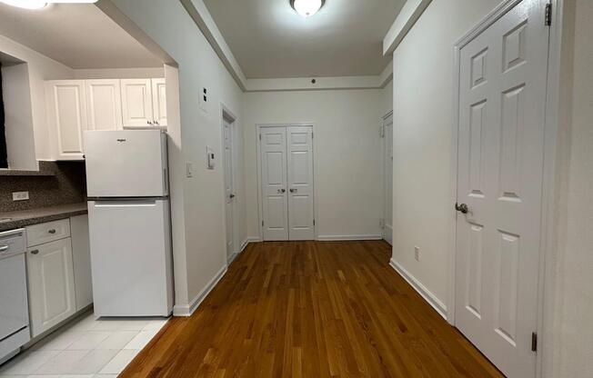 Studio, 1 bath, $2,995, Unit 4F