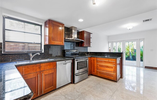 411 ALHAMBRA CIR