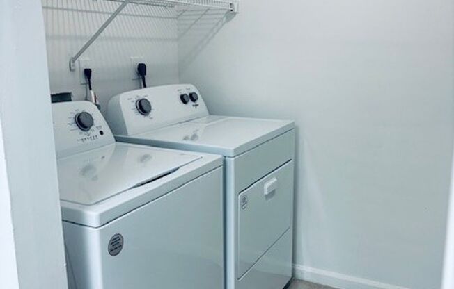 3 beds, 2 baths, 1,700 sqft, $3,050, Unit 08-203