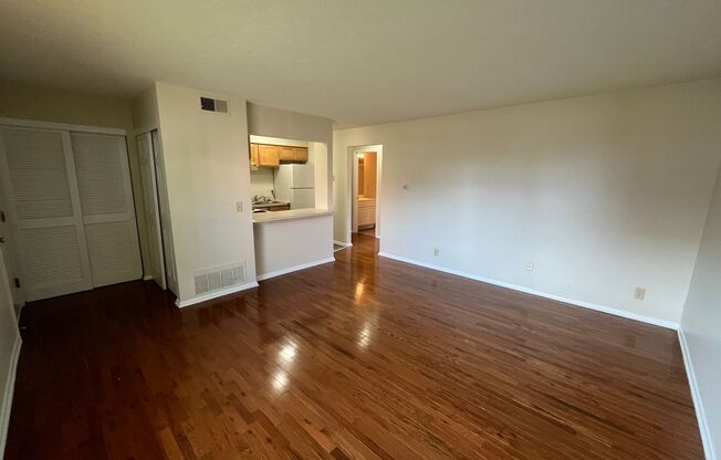 1 bed, 1 bath, 650 sqft, $795, Unit 4086-B5