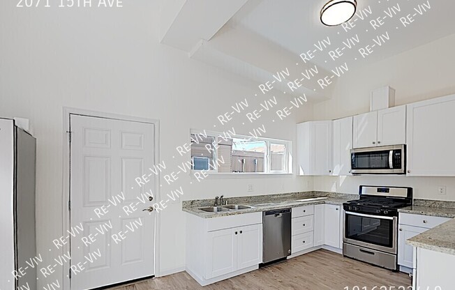 2071 15th Ave