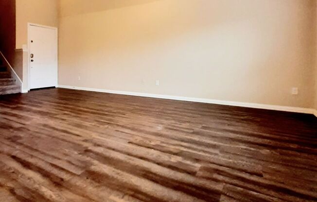 Beautiful 3 Bedroom 2 and a half bath in River Gardens Addition