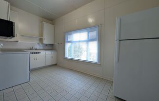 1 bed, 1 bath, $1,095, Unit 665w5 4