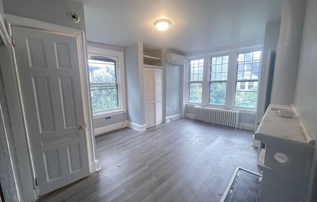 4802 Chester Avenue (f/s)