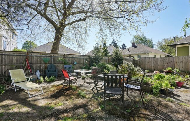 Vintage Studio in NE Portland is Your New Home!